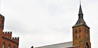 Tanskalaispiispa maansa suuren rukouspäivän arkipäiväksi muuttamisesta: ”Emme elä enää perustuslain suojassa”