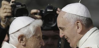 Erosiko paavi Benedictus XVI vapaaehtoisesti?