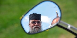 Pappismunkki isä Viktor on moottoripyöräkerhon jäsen: ”Moottoripyöräily on eräänlainen allegoria elämästä”