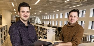 Tiedonjulkistamisen valtionpalkinto kahdelle teologille Raamatun historiaa käsittelevästä tietokirjasta