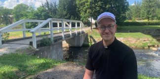 ”Toivo piirtyy vahvempana, kun saa jakaa ihmisenä olemisen taakkaa ja hengellisiä oivalluksia”, sanoo Kangasalan uusi kirkkoherra Markku Viitala