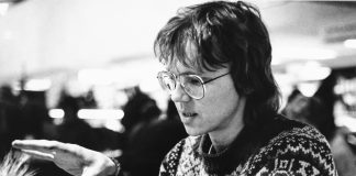 Mysteerikuva: Silmälaseissa ja villapaidassa on jotain tuttua, mutta kuka onkaan niiden kantaja?