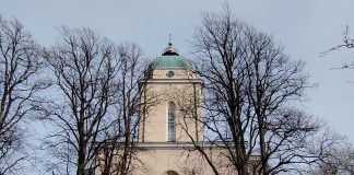 Kirkko & minä: Taivaan valoa hohtava majakka teki Olga Heikkilään vaikutuksen jo lapsena