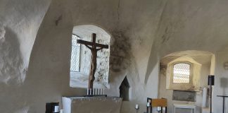 ”Sellaista ei ole toista” – Henna Oravan mielestä Olavinlinnan kappeli on tunnelmaltaan ainutlaatuinen