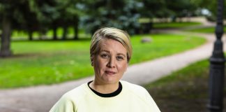 Nyhtökauran keksijän Reetta Andolinin esikoisromaanissa kohtaavat tiukkarajainen uskonnollisuus ja rajaton startup-maailma