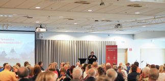 Uusia jäseniä Suomen Lähetysseuran hallitukseen – Simo Peuran tilalle valitaan uusi puheenjohtaja