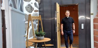 Viranomaisten jyrkkä vastarinta yhdisti lietolaiset, sanoo Liedon kirkon remontista kirjan kirjoittanut Risto Leppänen