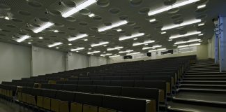 ”Kirkon houkuttelevuus työnantajana voisi olla parempi” – Vuoden 2023 koulutuskatsaus kertoo kirkon alojen koulutuksiin liittyvistä murroksista