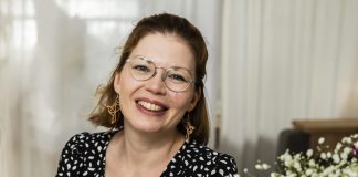 Teologi ja kouluttaja Johanna Mantere: Seurakunnissa voisi vauvaperheitä tukea nykyistä enemmän, koska neuvolan puolelta ei tukea saa riittävästi