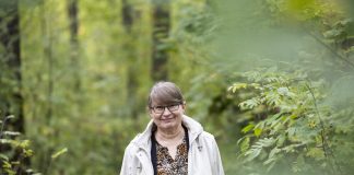 Armollinen Jumala löytyi diakoniksi opiskellessa – eriarvoisuuden kasvu ja hyvinvointivaltion murtuminen huolestuttavat Pirkkalan seurakunnan diakoniatyöntekijää Päivi Marttilaa