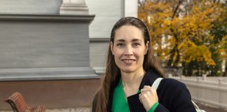 ”Kaikkiin kysymyksiin vastaus ei löydy terveydenhuollon kautta” – väitöskirjatutkija Anu Morikawa tutkii kirkon oppilaitostyöntekijöiden roolia