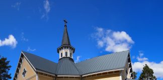 Tuomiokapituli puuttui Petäjäveden seurakunnan käytäntöön jättää jumalanpalvelus pitämättä