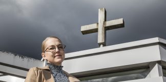 Kasteiden ja vihkimisten määrä vähenee, mutta syitä ei varmasti tiedetä – ”Se on iso aukko tutkimuksessa”, Suvi-Maria Saarelainen sanoo