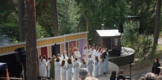 ”Rippikoulu ei saa olla hartauselämällä maustettua harrastustoimintaa” — Teemarippikouluissa on plussansa ja miinuksensa