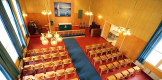 Seurakunta lahjoittaa urheiluseuralle design-tuoleja, joiden omistajasta ei ole varmuutta