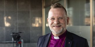 Piispa Jolkkonen kirkolliskokouksen avajaissaarnassa: Tarvitaan halua nöyrtyä ja kuunnella toisia