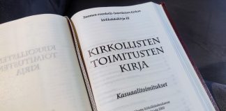 Kirkolliskokous näytti vihreää valoa kirkollisten toimitusten kirjan uudistamiselle vaikka resurssipula huolettaa