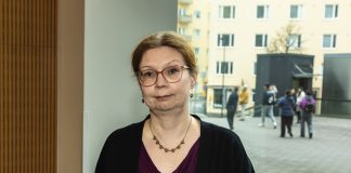 Kuinka monta virttä joulujuhlassa saa veisata, Outi Raunio-Hannula?