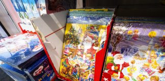 Adventti- ja joulukalenterit ovat kuuluneet suomalaisten joulunodotukseen vuodesta 1947, mutta millainen on joulukalenterin historia?