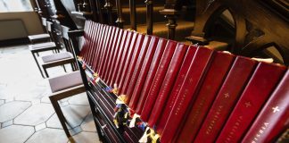 500 vuotta sitten Saksassa ilmestynyttä kahdeksan kristillisen laulun kokoelmaa pidetään nykyisen virsikirjan esiasteena