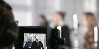 Lähes puolet suomalaisista suhtautuu myönteisesti Ylen hengellisiin ohjelmiin, mutta erot ikäryhmien välillä ovat suuria