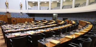 Eduskunta jakoi joulurahaa – Saajina Kansanlähetys ja Aholansaarisäätiö