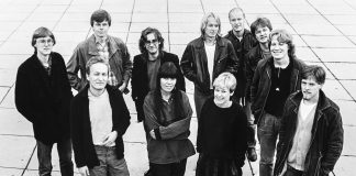 Mysteerikuva: Mikä joukko katsoo kameraan?