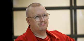 Arttu Wiskarin joululevyllä on oivaltavia teemoja ja raikasta uskonnollista kuvastoa