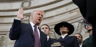 Trumpin virkaanastujaiset olivat tulvillaan uskonnollista kieltä ja symboliikkaa sekä uskontokuntien edustajia