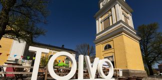 Kolme kirkkoherraa ja yksi seurakuntapastori korostavat Kotimaan gallupissa seurakuntien tehtävää ylläpitää toivon sanomaa vaikeina aikoina