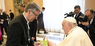 ”Älkää koskaan unohtako tätä: Toivo ei petä”, paavi sanoi suomalaiselle delegaatiolle