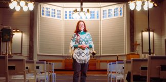 Vuoden diakoniatyöntekijäksi valitulla Tiina Heiskasella on poliitikoille painava viesti