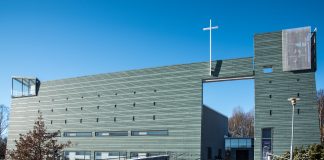 Hämeenkylän seurakunta lupaa ilmaiset pizzat kaverin kanssa kirkkoon tuleville