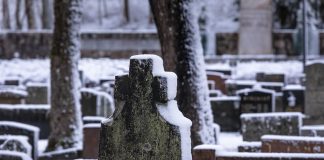 Tuhkahautauksista tuli uusi normaali – Pian hinnat nousevat