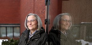 Ihmisten puolustaja – mikä on saanut kirkkoherra Kaisa Huhtalan toimimaan ihmisoikeuksien puolesta?