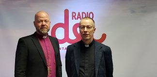 ”Onko todella niin, että jotkut herätysliikejohtajat ajattelevat, että sukupuoli voi estää Kristuksen työn?” – Laajasalo ja Auvinen kohtasivat Viikon debatissa