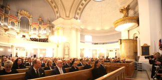 Valtiopäivien avajaisjumalanpalvelus korosti kiitollisuuden merkitystä – Krooninen tyytymättömyys tuskin vahvistaa yhteiskuntarauhaa, piispa saarnasi