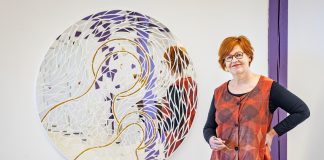 Elämän ja kuoleman vuoropuhelu on kulkenut Minna Tuohisto-Kokon taiteessa kolmekymmentä vuotta – Nyt hän juhlistaa iloa ja elämän pyhyyttä