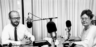 Mysteerikuva: Ketkä kaksi henkilöä kohtaavat studiossa?