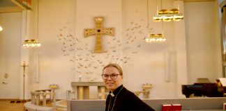 Ruotsinsuomalaisten pappi Johanna Suban: Työelämä on inhimillisempää Ruotsissa