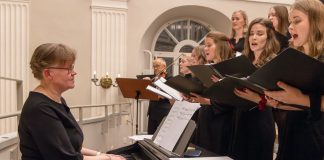 Vuoden kanttori Lisen Borgmästars innostaa kirkkomusiikin pariin