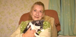 Aija Frantzi neuloi Ukrainan presidentille villapaidan