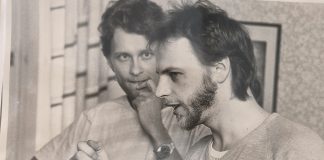 Mysteerikuvasta löytyy tuumausta ja energiaa, mutta keitä ovat kyseiset henkilöt?