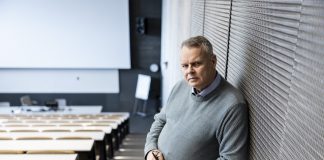 Professori Juho Saari: ”Suomalaisten elämä on varsin toimivaa” Professori Juho Saari Tampereella helmikuussa 2025.