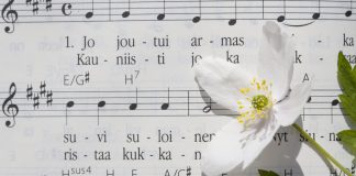 Opetushallituksen johtokunnan puheenjohtaja, kansanedustaja Sofia Vikman: ”Suvivirsi on osa suomalaista kulttuuriperintöä ja sitä saa laulaa kouluissa”