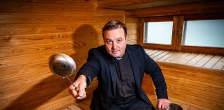 Voisiko Jeesuskin tulla saunomaan Korsoon? – Pyhää höyryä -tapahtumassa veisataan Suvivirsi Vöyrin murteella