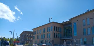 ”Tapaus koskettaa koko Pirkkalaa” – Seurakunta tukee monin tavoin puukotuksen järkyttämiä ihmisiä