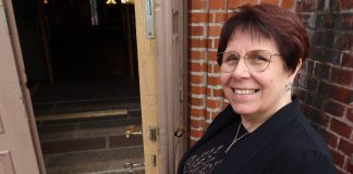 Suntio & kirkko: Anne Erlinin mielestä kirkkotilassa hyvä olo tuntuu melkein pyhältä