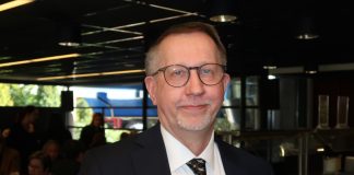 Kirkolliskokouksen kevätistunto alkoi: ”Toivon, että kahden mallin avioliittoesitys etenisi tavalla tai toisella — se on vienyt aikaa ja energiaa todella kauan”