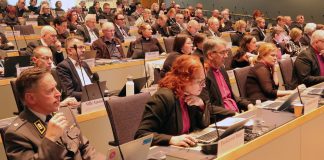 Analyysi: Kirkolliskokouksessa ennakoitiin jo piispojen esityksen kaatumista – Kompromissihalua konservatiiveilta ei löytynyt